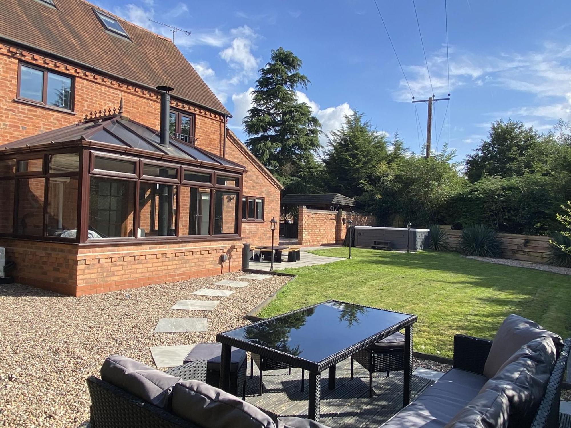 The Coach House Villa Birmingham Exterior photo